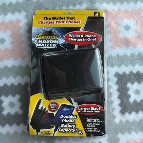 NWT Atomic Charge Wallet with Phone Charger