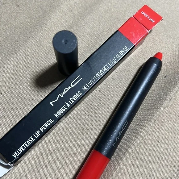 🌙💕Lovers Lane Mac Velvetease Pencil
