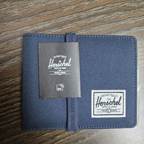 NEW Stylish Herschel Navy Tan Wallet bi-fold with elastic band makes great gift