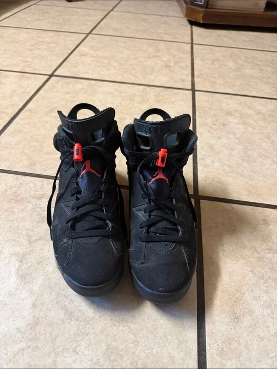Jordan 6 Infrared size 9.5 used (2019)