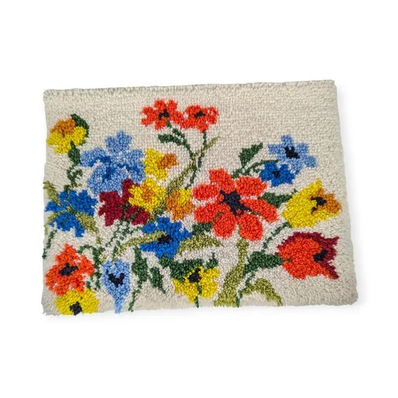 Vintage Handmade Latch Hook Bright Floral Rug 27.5