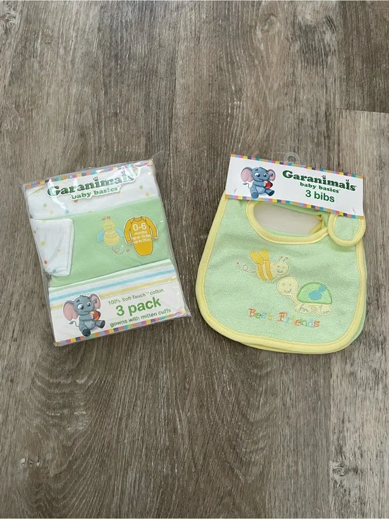 NWOT Garanimals Light Green Baby Bibs & Gowns Set - 3 Pack