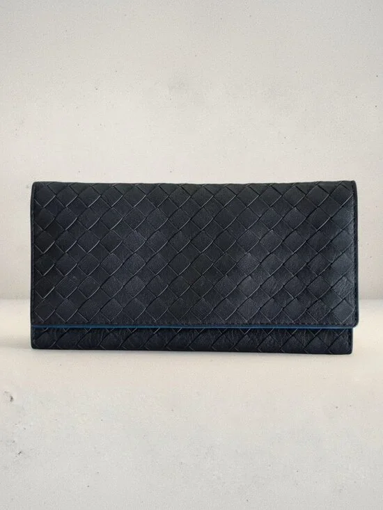 Bottega Veneta Black Nappa Intrecciato Long Flap Wallet – Blue Interior P0229