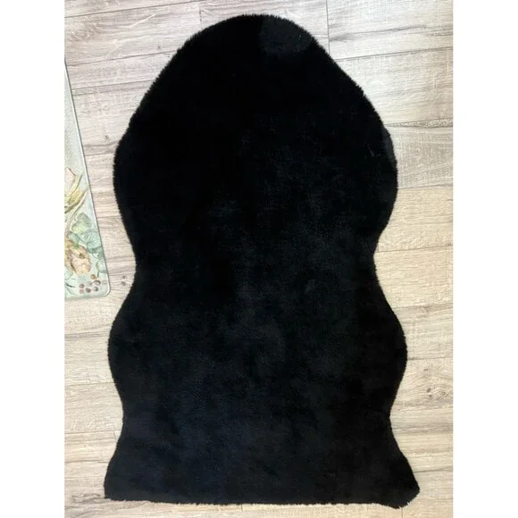 Silhouette homes rug, Black Faux Fur Accent Rug Matt soft furry black