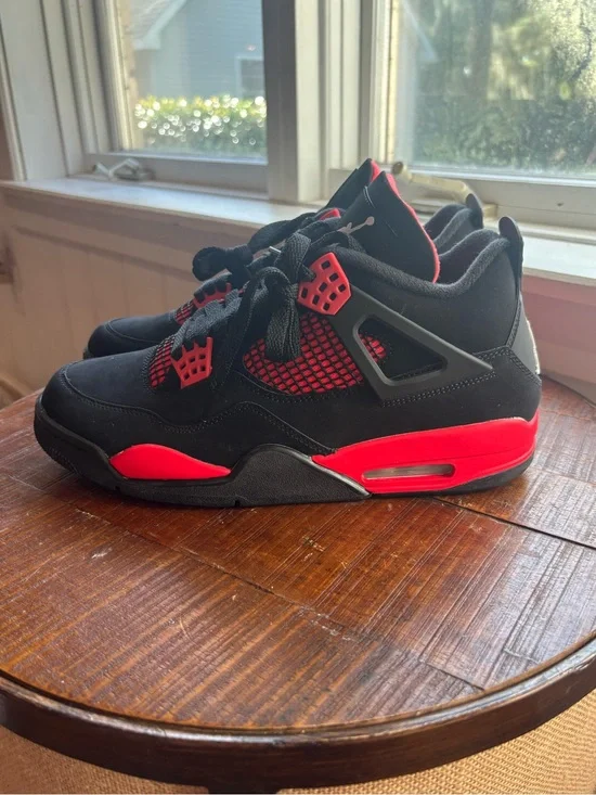 Nike Air Jordan 4 Retro 
