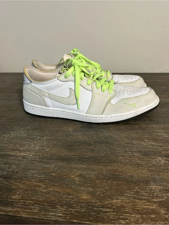 Jordan 1 low OG in White, Light Gray & Neon Green