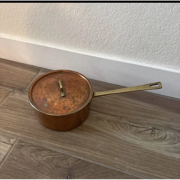 Vintage Copper and Brass 1-1/2 Quart Sauce Pot w/ Lid