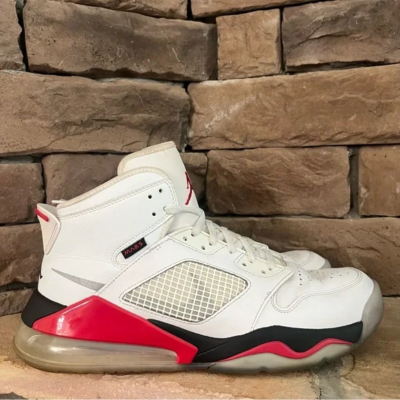 Jordan Mars 270 Fire Red /‎ SZ 11.5