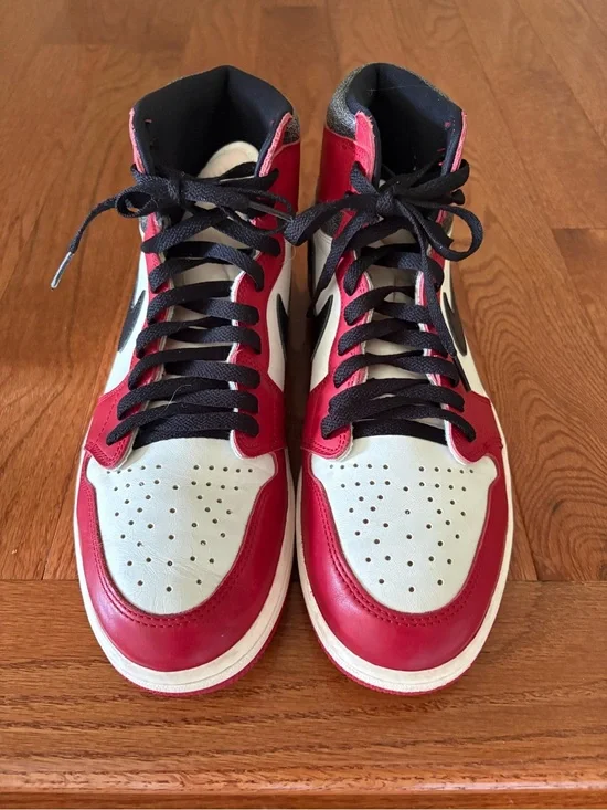 Nike Air Jordan 1 Retro High OG “Chicago Lost & Found”