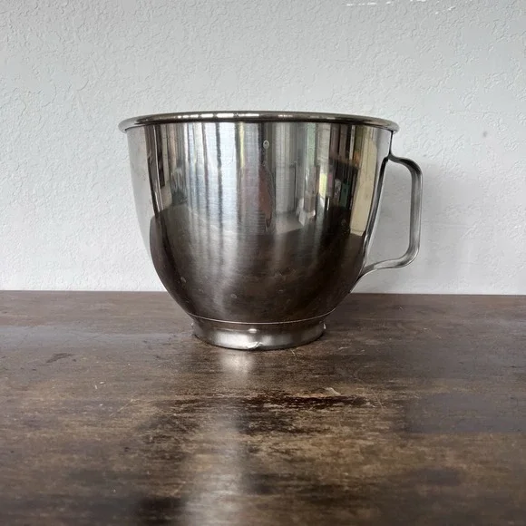 Replacement Stainless Steel Mixing‎ Bowl With Handle 5 quart non-branded