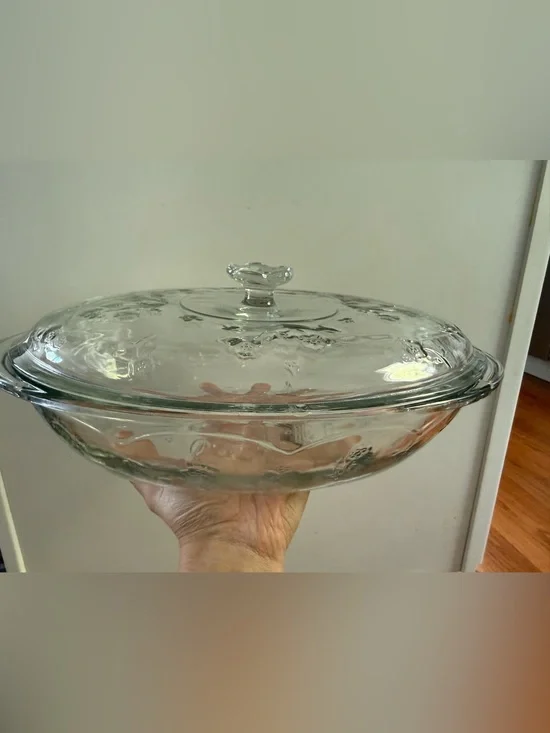 Vintage Anchor Hocking “Savannah” With Raised Floral Pattern Covered Casserole