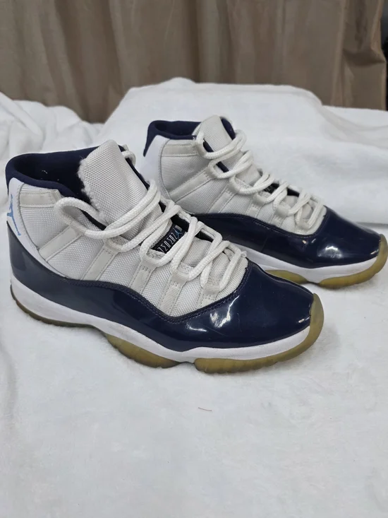 Nike Air Jordan 11 Retro 