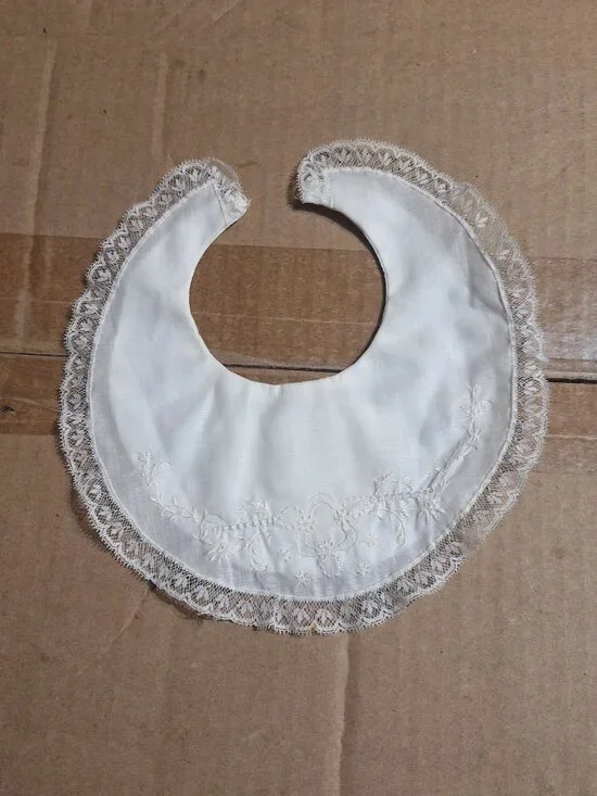 White bib
