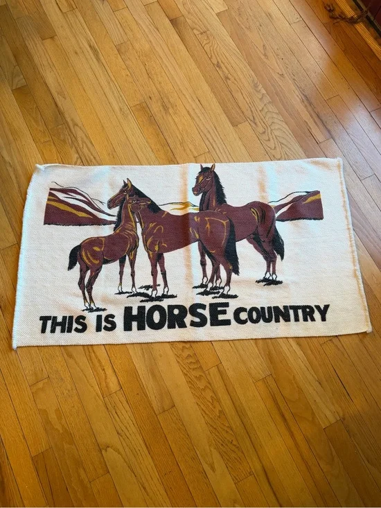 Graphic Horse Country Rug - Three Horses Design