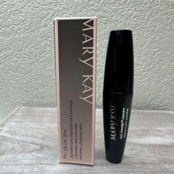 $7 🌙‎ Mary Kay Lash Intensity Mascara Volumizing Lengthening Black NEW