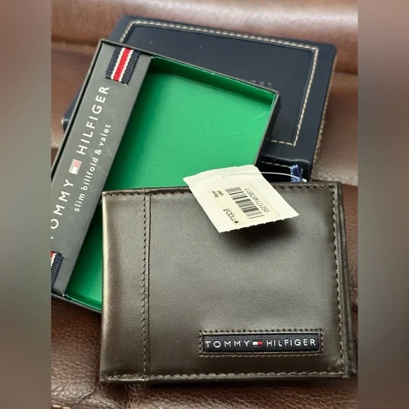 Tommy Hilfiger Brown Slim Billfold Wallet One Size