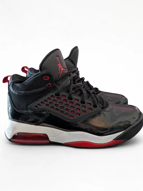 Nike Air Jordan Maxin 200 Black Gym Red CD6107-001 Men's Size 11 Basketball Shoe