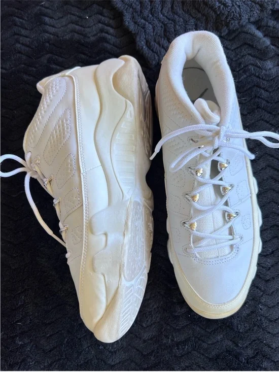 Vintage 2002 Air Jordan 9 Retro Low 