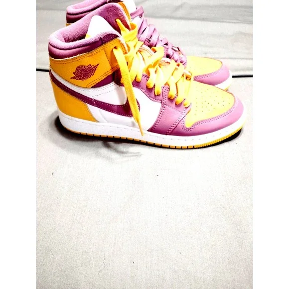 EUC Nike Air Jordan 1 Retro High OG Brotherhood University 2022 Gold Purple‎ 6Y