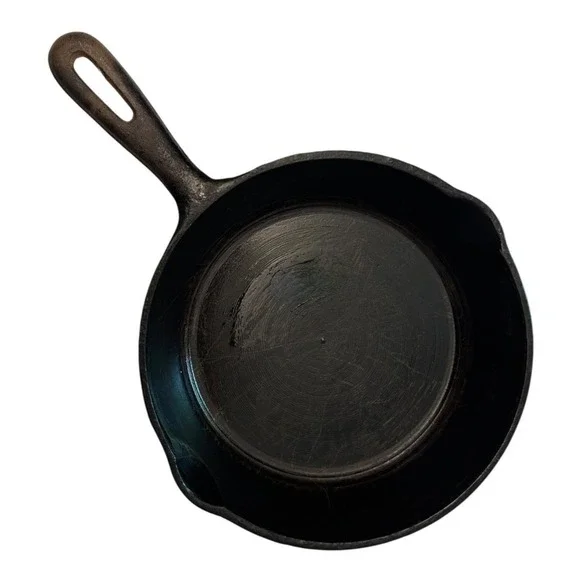 Vintage Cast Iron Skillet Pan 8