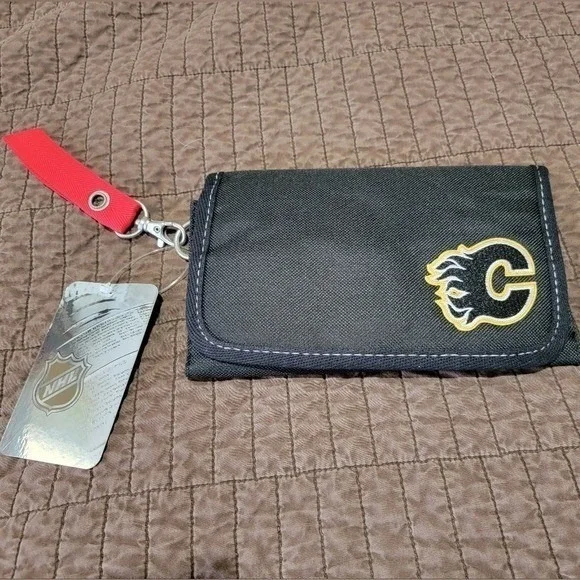 Black Calgary Flames NHL Wallet‎ with Red Strap