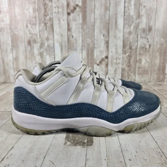 Air Jordan 11 Retro Low Blue Snakeskin Mens CD6846-102 White Navy Size 10.5