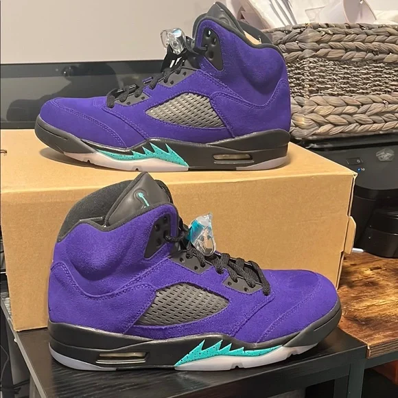 Jordan 5 Grape Sneakers in Purple and Teal Men's Size 8.5 No Box