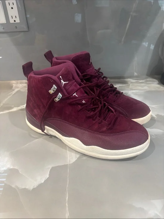 Jordan 12 Bordeaux