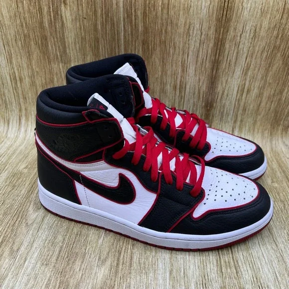 Nike Air Jordan 1 Retro High OG Bloodline Men's 9.5 Black White Red 555088-062
