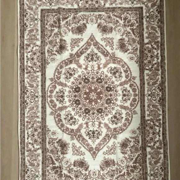 Elegant Brown and Cream Area Rug, door mat  2’ x 3’ washable, new!