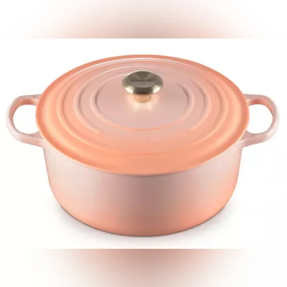 Le Creuset Signature Round Dutch Oven, 7.25 qt., Color Pêche, Retail $479.95 USD