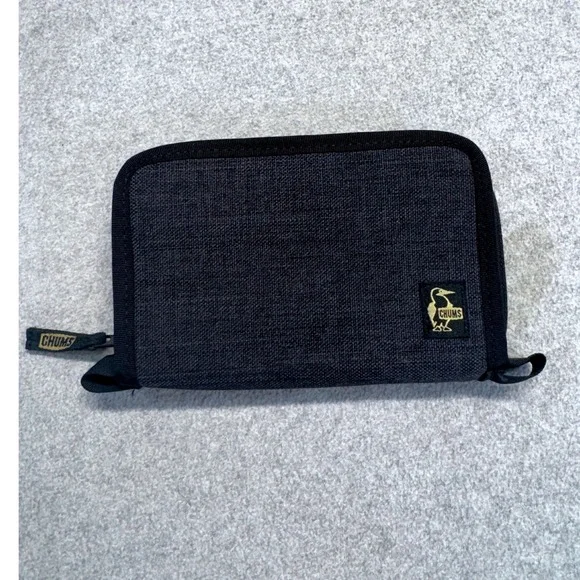 Chums Travel Wallet Unisex OS Charcoal Gray Canvas Zip Around Organizer Pouch