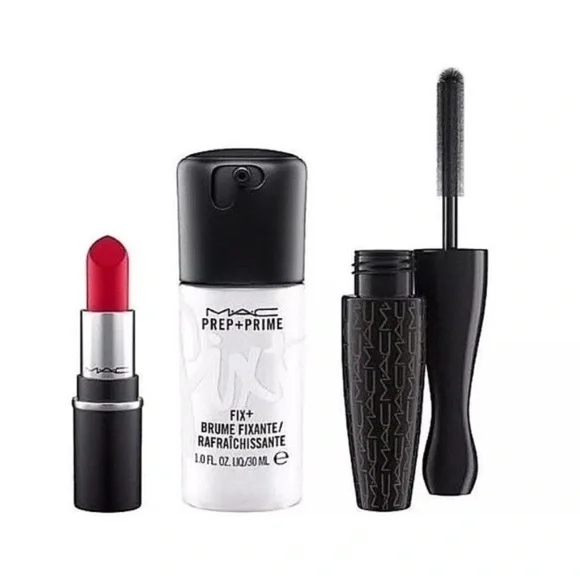 MAC Shiny Pretty Things All‎ Stars Ruby Woo Kit!