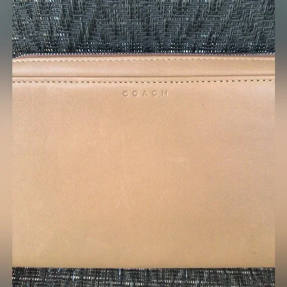 Coach Camel Tan Leather Vintage PDF Zip Wallet
