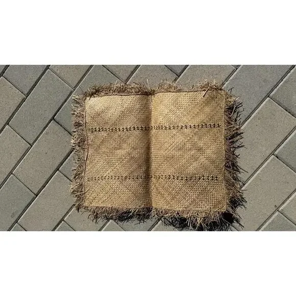 Handwoven Fijian Straw Mat with Fringe – Natural Boho Decor, 23”x20”