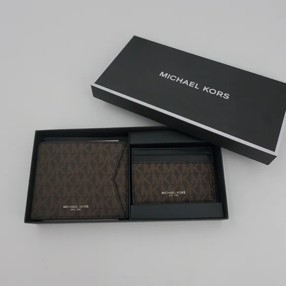 🆕 Michael Kors Billfold with ID Credit Card Gift Set