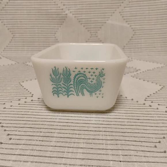 Vintage Pyrex Amish Butterprint Turquoise Rooster Refrigerator Dish 0502 USA
