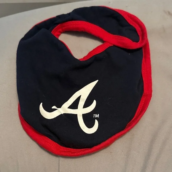 adidas MLB Atlanta Braves Baby Bib