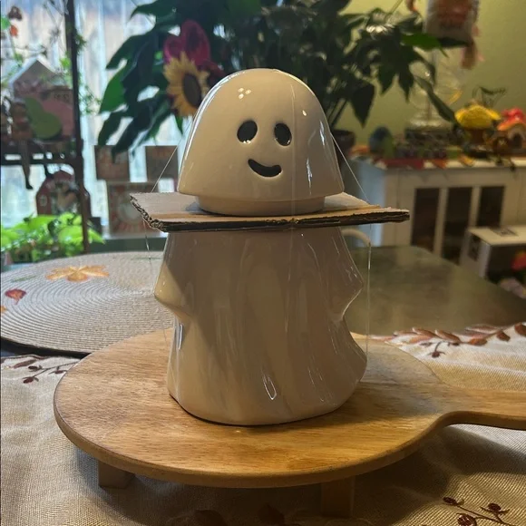 Mini Ghost Cookie Candy Spooky Treats Jar NWT Partially Packed Smiling Ghost