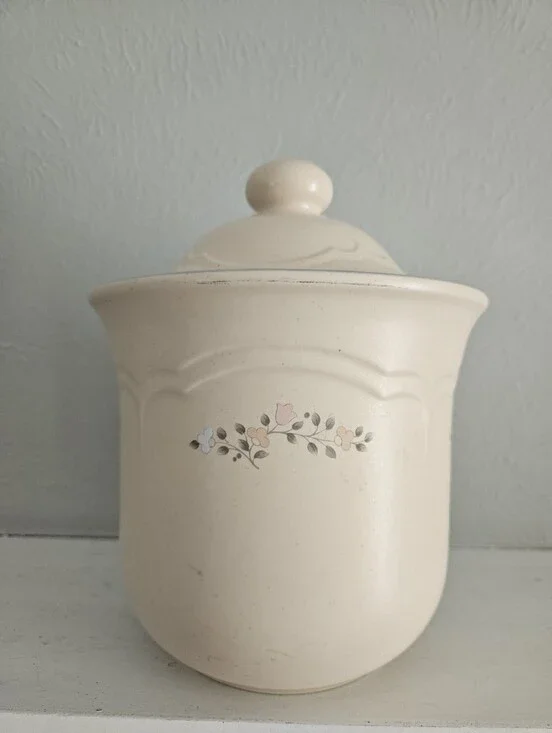 Vintage/Y2K Pfaltzgraff Remembrance Floral Stoneware Canister Jar With Lid