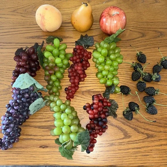 Vintage Faux Rubber Plastic MCM Grape Clusters Home Large Lot Decor 7 Bunches ++