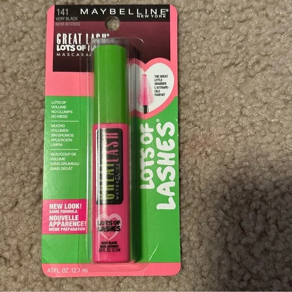 Maybelline Great Lash Mascara Lots of Lashes .43FL. OZ. Very Black 141 New