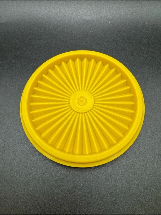 70’s Tupperware Servalier Replacement Lid 5” Round Seal #812-15 Lid Only-Yellow