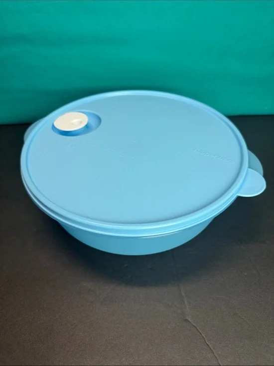 Tupperware Crystalwave Microwave Reheatable Bowl 2.75L / 11.5 Cup blue