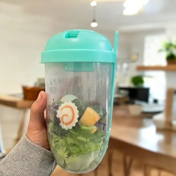NEW Salad Cup On The‎ Go Salad Shaker with Fork Color Blue