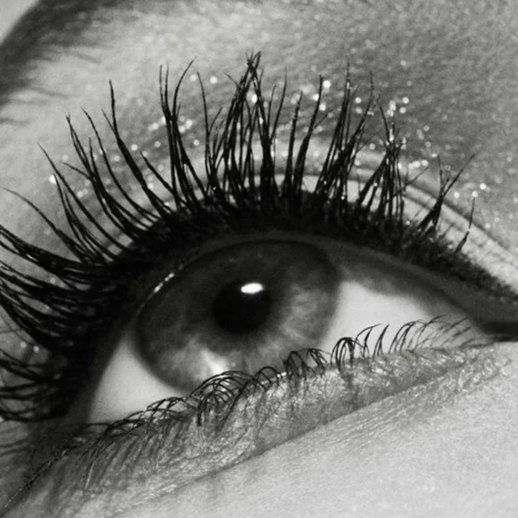 🆕 FENTY BEAUTY FULL FRONTAL MASCARA