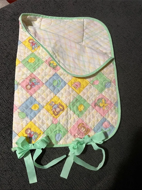 Vintage 1983 Cabbage, patch Pastel Quilted Baby sleeping bag with Mint Trim