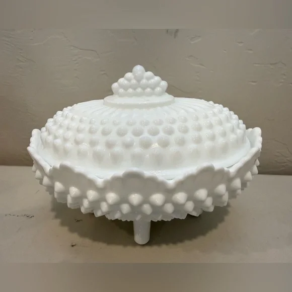 Vintage Fenton Oval 4 Footed White Hobnail Milk Glass‎ Lidded Covered Candy Dish
