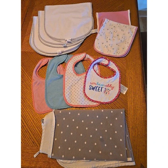 Munchkin Waterproof Changing Pad Liners, Bibs, Burb Cloths, Changing Blanket Lot