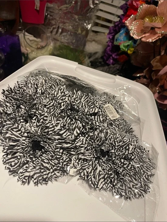Black & White zebra flowers Floral craft fabric DIY new 16 flowers